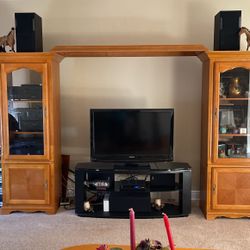 TV Unit And Middle Table And 2 Stool S Matching Moving Sale 