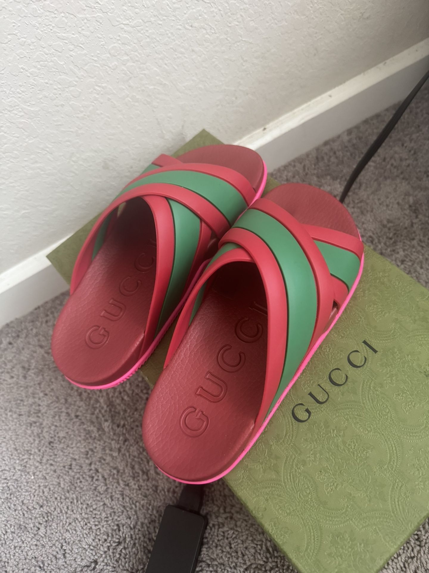 GUCCI WEB SLIDES