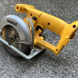 Dewalt 5.5” Cordless Saw