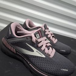 Brooks Adrenaline GTS 22 Running Shoes Womens