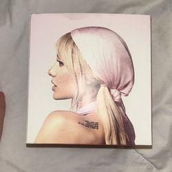 Ariana Grande Perfume 