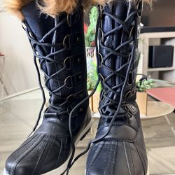 Women’s Black Lace-Up Winter Boots – Faux Fur Lined – Size (6) 