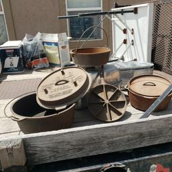 Dutch Ovens Cast Iron Set Lot