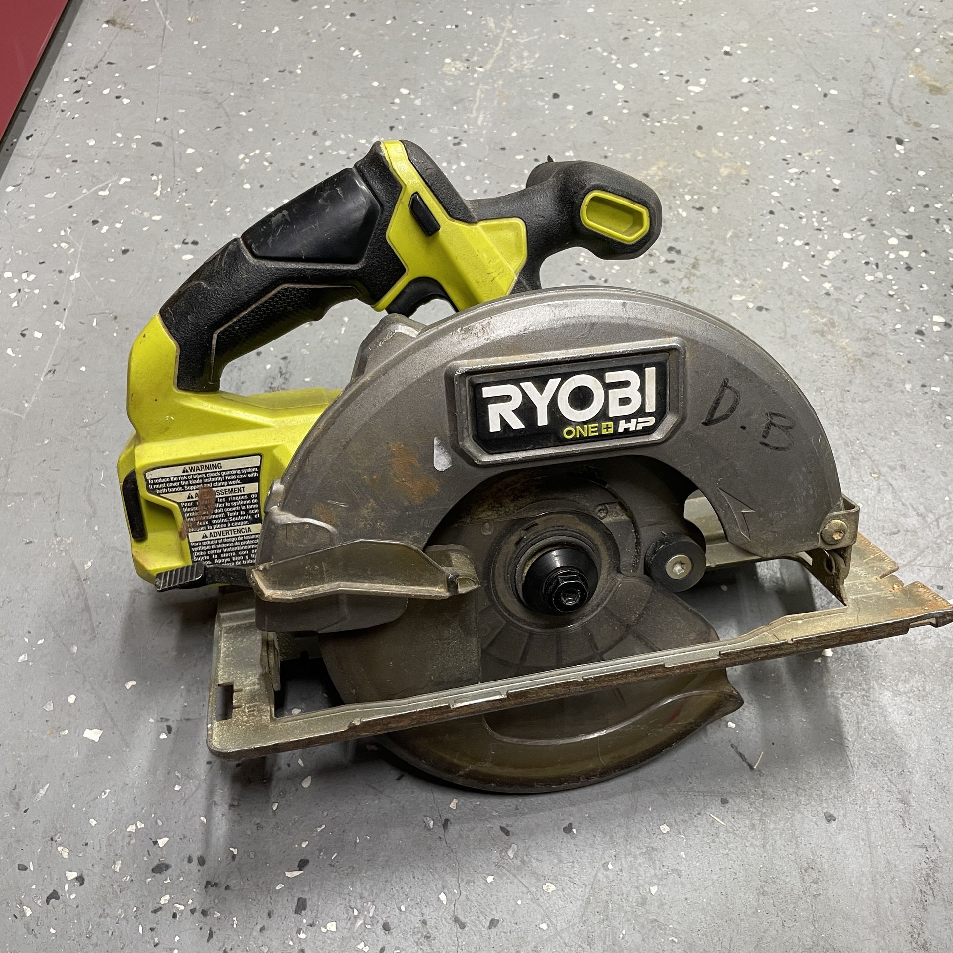 RYOBI ONE+ HP 18V Brushless Cordless 7-1/4 in. Circular Saw (Tool Only)
