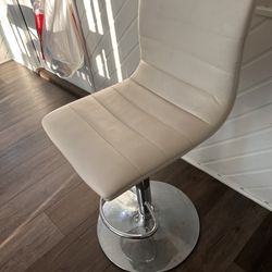 Used White Swivel Bar Stool