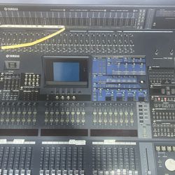 Yamaha D- 2000