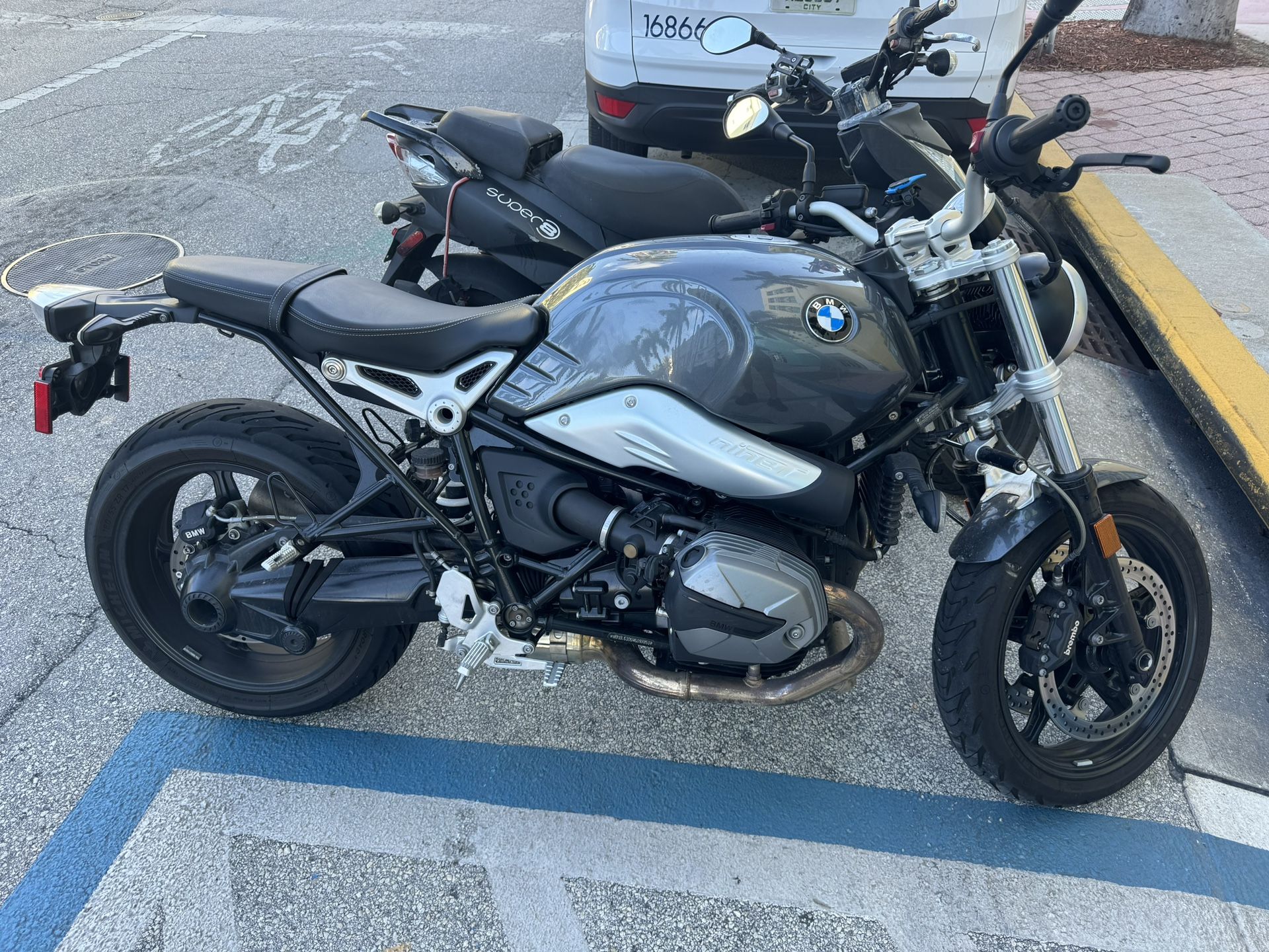 BMW Ninet 2021
