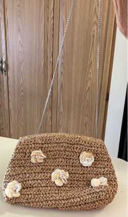 Woven Raffia bag with flowers made from shells