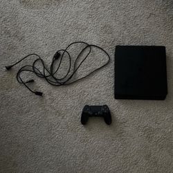 PS4 Slim 