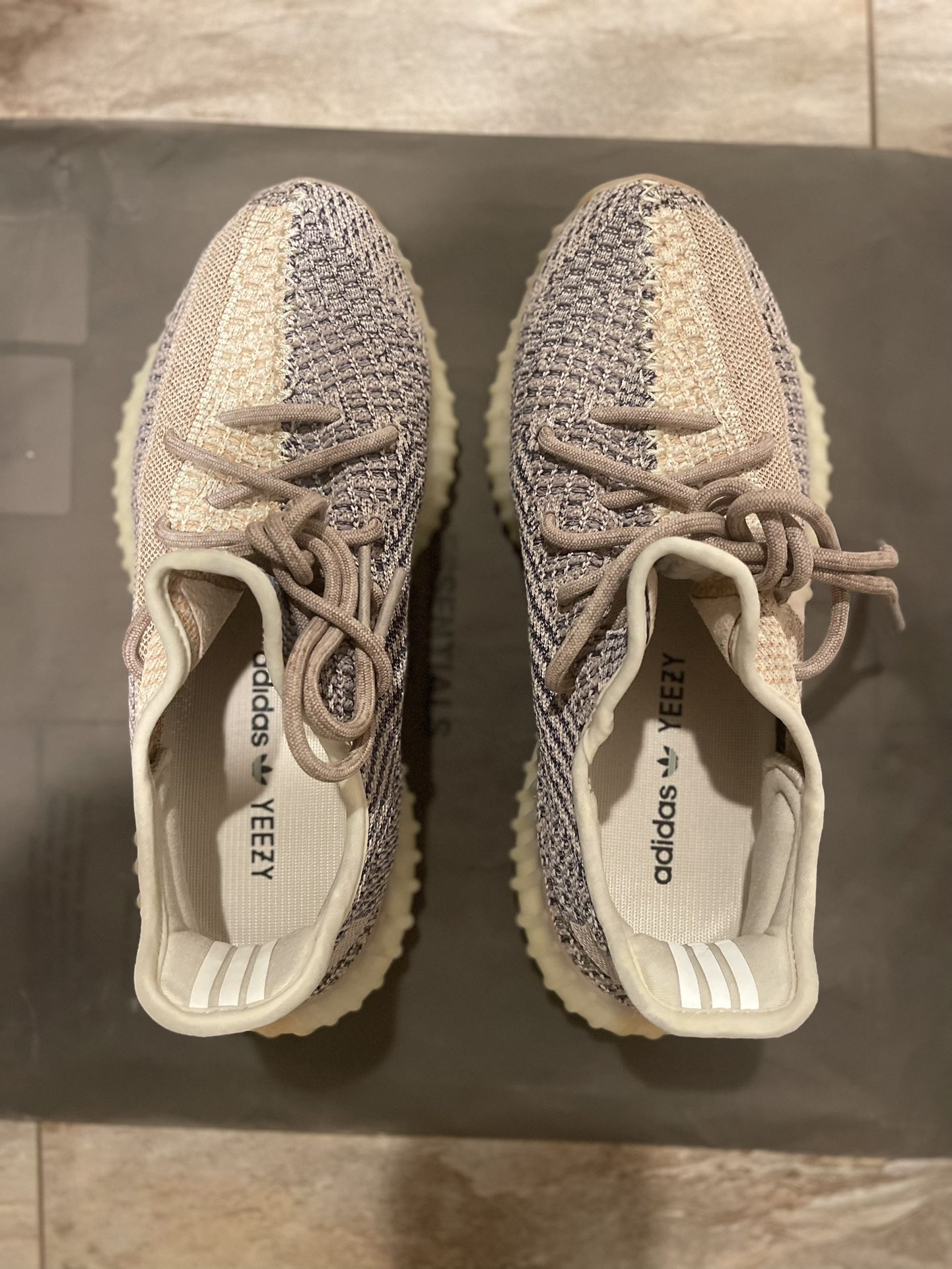 Yeezy 350 V2