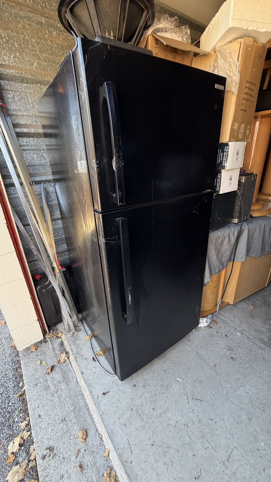 Insignia 18 cu. ft. Top Freezer Refrigerator – Black – Model NS-RTM18BK8Q