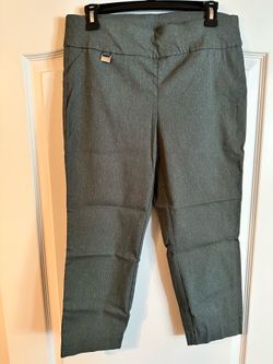 New Alfani Olive Capri - Size 8