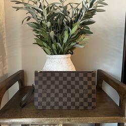 Louis Vuitton Damier Neverfull Pouch