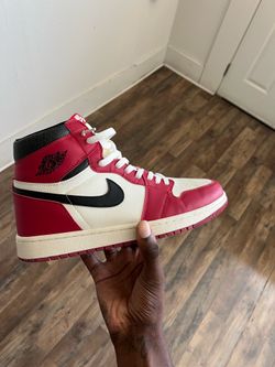 Air Jordan 1 Retro High OG Chicago Lost and Found