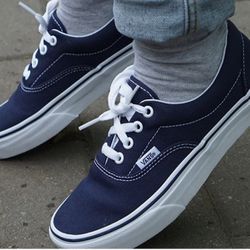 VANS Unisex Navy Blue Lace Up Sneakers Size M 5.5 W 7 MSRP $59

