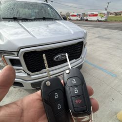 Llaves De Autos / Car Keys And Remotes 