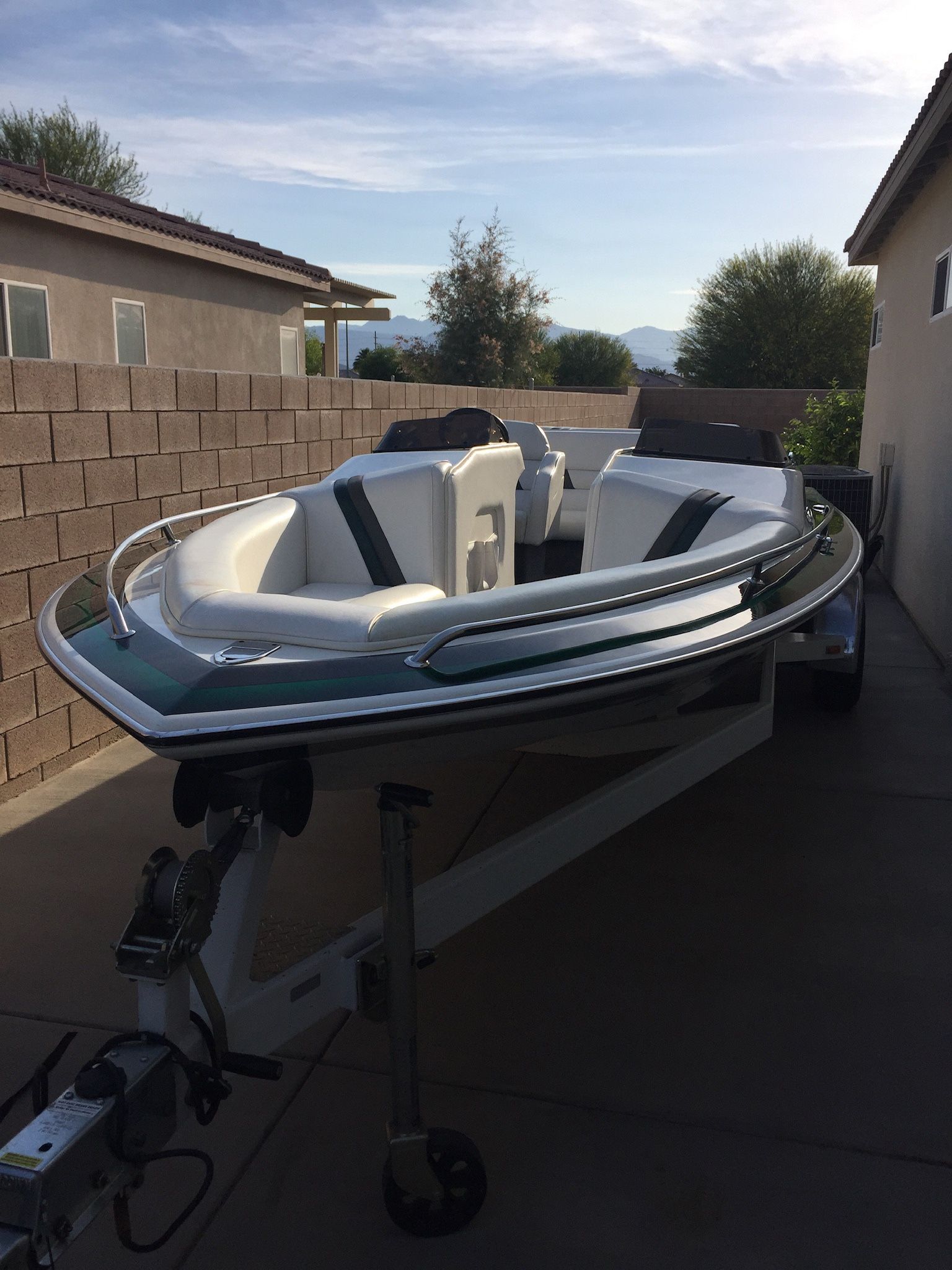 2000 Ultra 21’ open bow