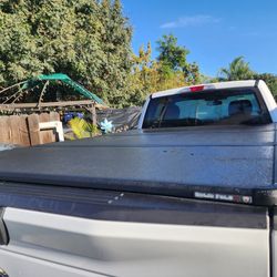 Extang Solid Fold 2.0 Tonneau Cover