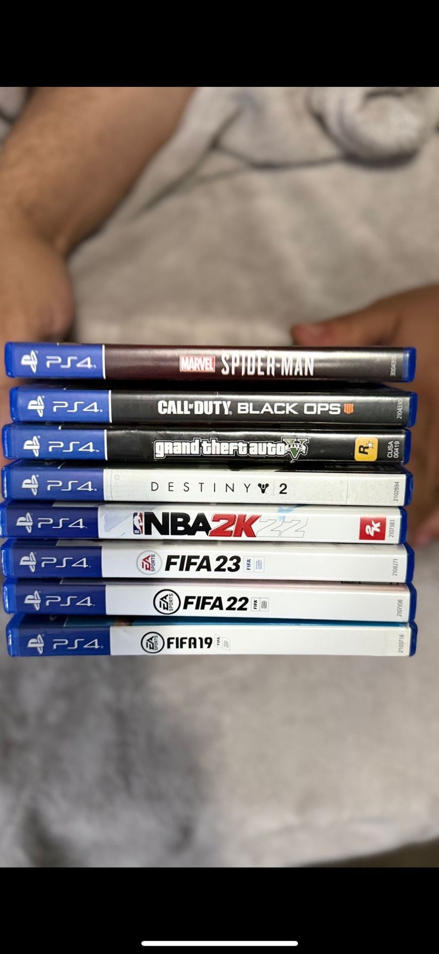 PS4 + Headset, 4controllers And 8 games