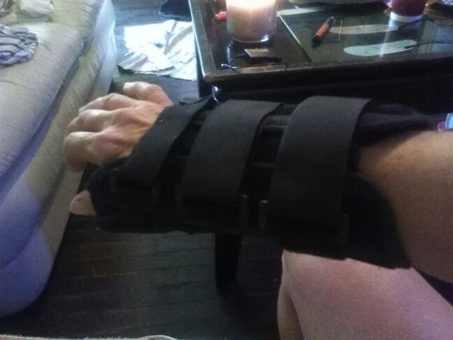 Wrist and thumb brace Healy and Weber