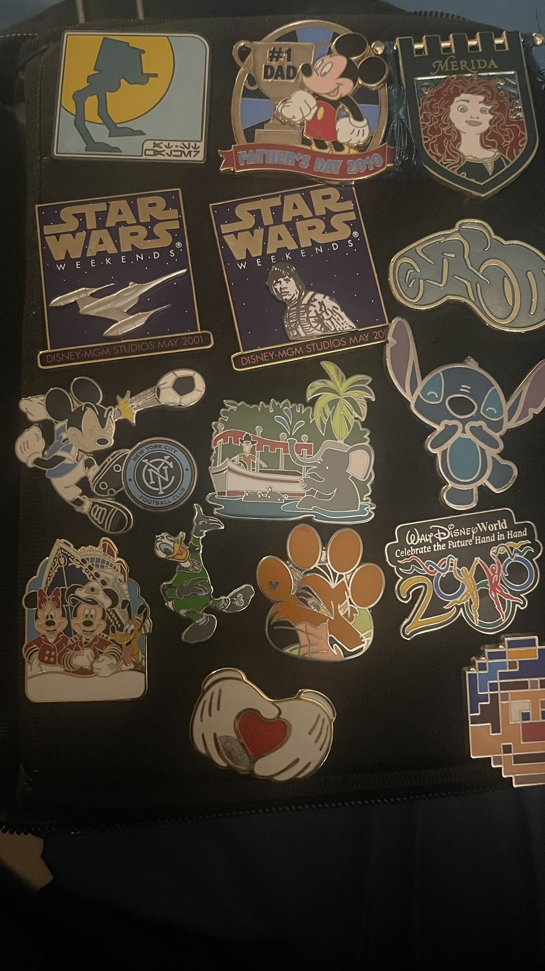 Lots of Disney Pins For Sale - Limited Edition and Rare Ones Included