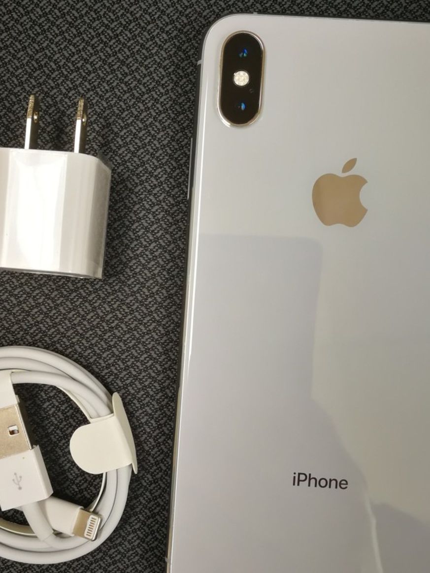 IPhone X Unlocked like New condition With 30 Days Warranty