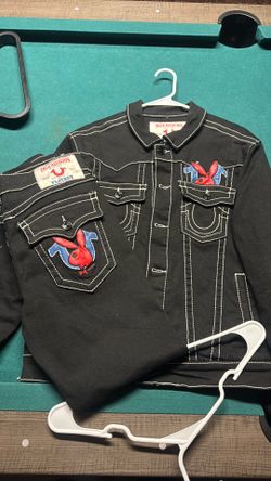 MENS TRUE RELIGION/PLAYBOY COMPLETE FIT