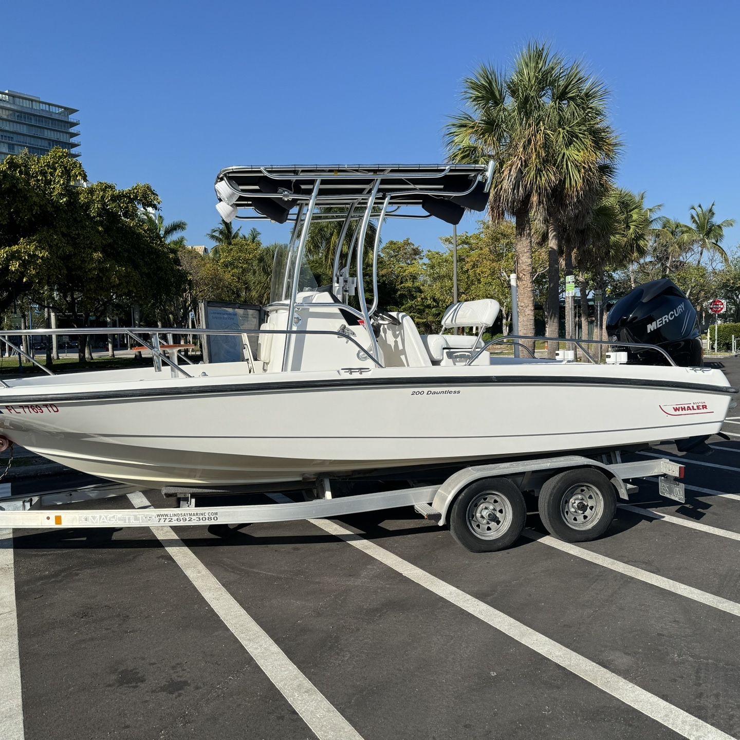 2008 Boston Whaler 200 Dauntless