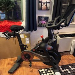 Gently Used Peloton bike for Sale!! 