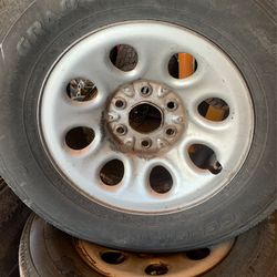 Rines De Chevy 6 Virlos En Buenas Condiciones Llantas 80% Balanceados Estan Listos Para Correr