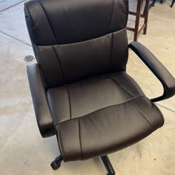 Executive Office Chair - Like New 