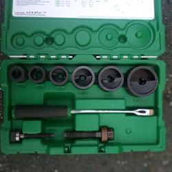 Greenlee Knockout Kit with Ratchet.  7238sb. Almost New Condition. For Pick Up Fremont Seattle. No Low Ball Offers Please. No Trades 
