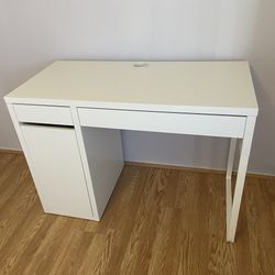 IKEA Micke Assembled Desk