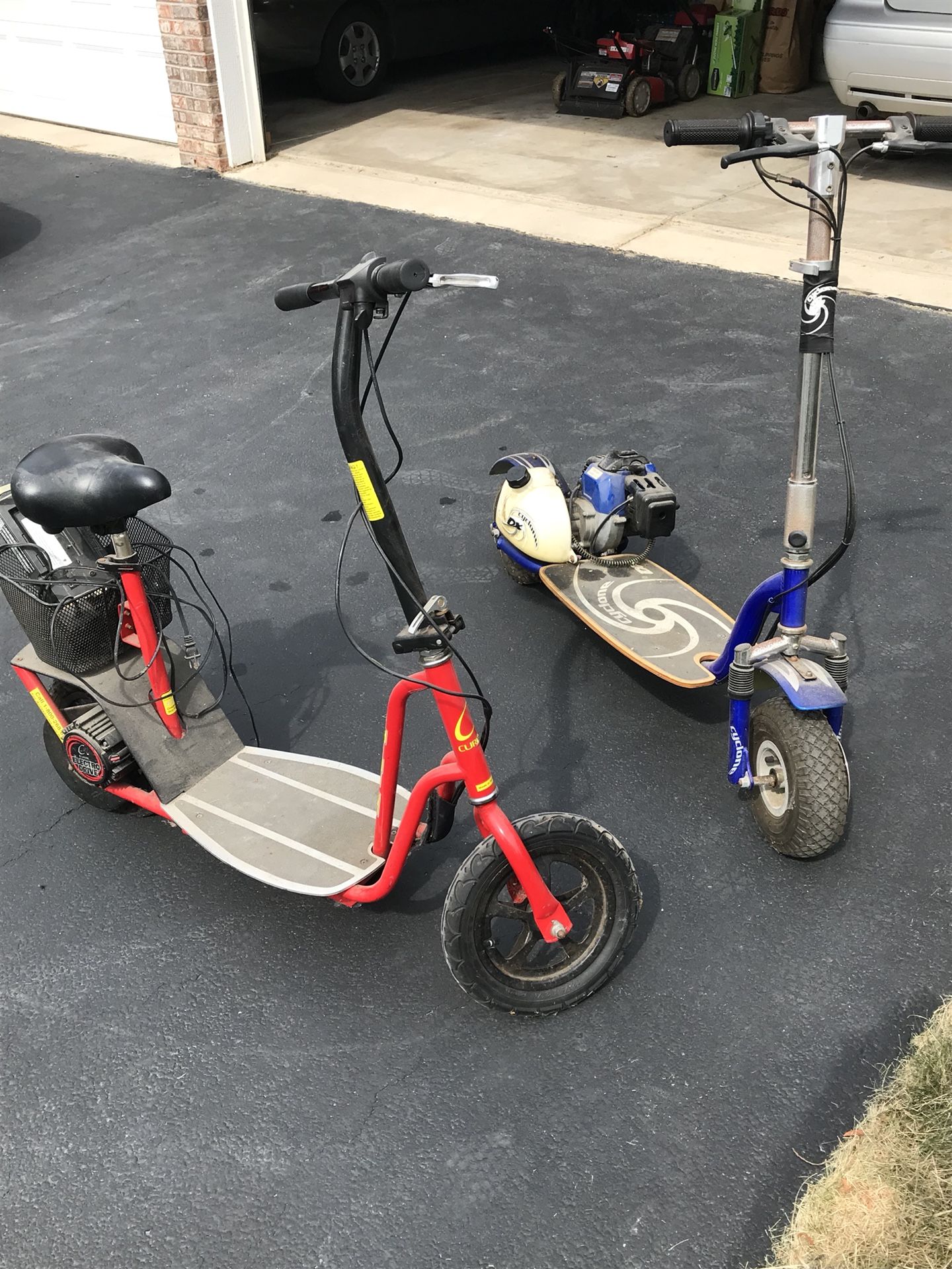 Cyclone Dx Gas powered scooter and cyclone electric scooter