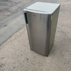 LG Stainless Steel Mini Fridge Refrigerator With Freezer Free Local Delivery/30 Day Warranty