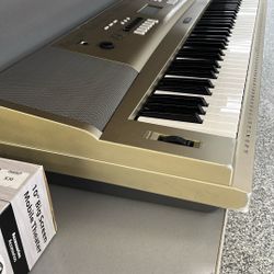 Yamaha YPG-235 Keyboard