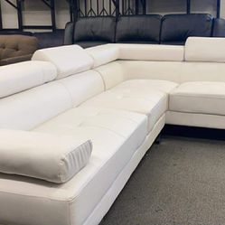 New 105x77 Sectional Couch / Free Delivery 