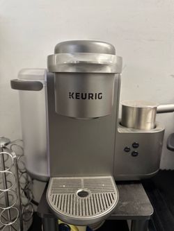 Keurig Coffee Machine with Frother Barely Used