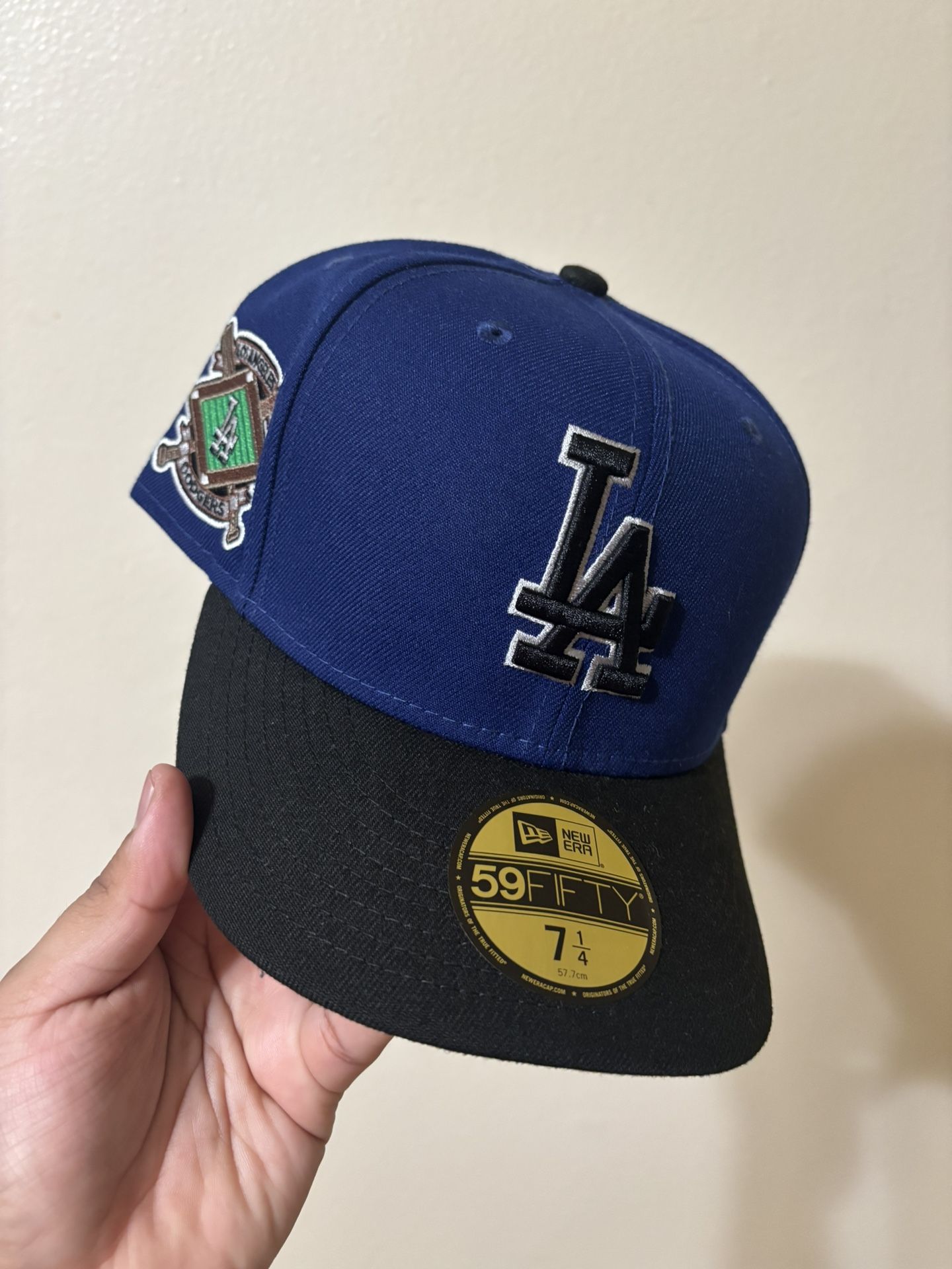 LA Dodgers Two Tone Fitted ๐ Size 7 1/4