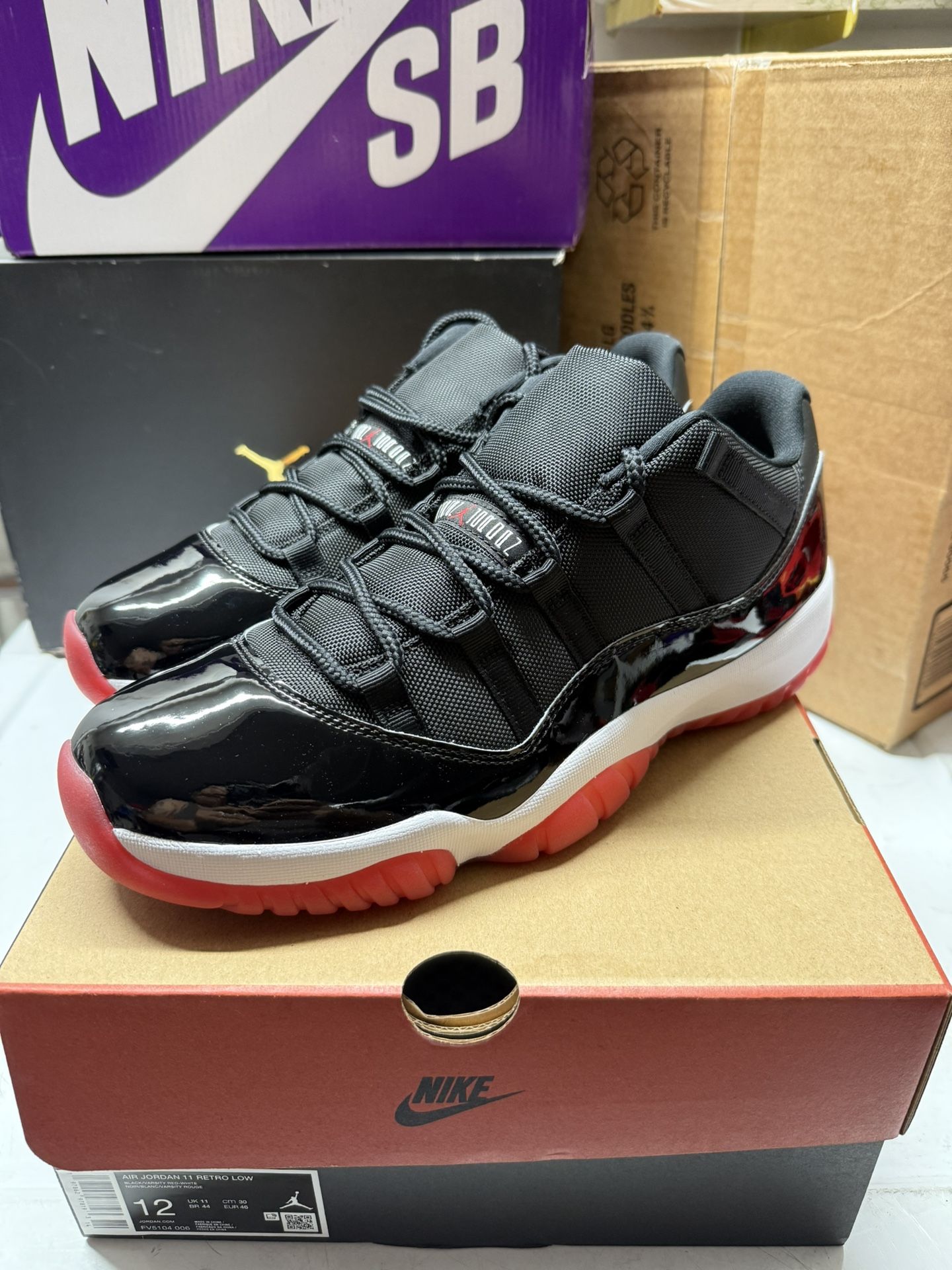 Jordan 11 Low - Bred
