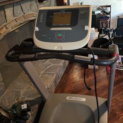 Precor 9.23 Treadmi