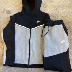 Black And Gray Nike Tech