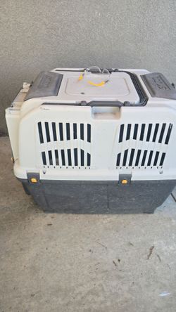Large Skudo Hard-Shell Pet Travel Crate