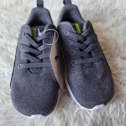 PUMAS TISHATSU RUNNER SIZE 8C $25