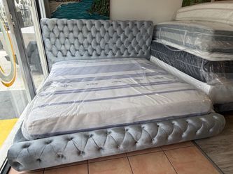 End of Summer Sale! King Memory Mattress for $299. New and firm mattress. Financing available