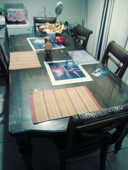 Comedor. De 6 sillas con vidrio