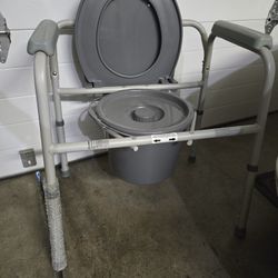 Toilet Chair  Comode 