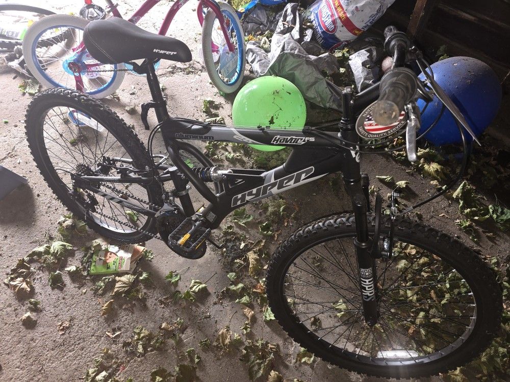 Mens Women's Mountain Bikes