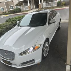 2015 Jaguar Xf Premium Sedan
