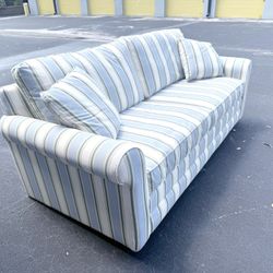 Stunning High End Robb & Stucky Coastal Queen Sleeper Sofa (Mattress Never Used)